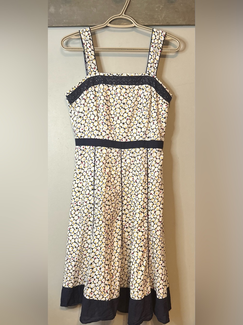 Classic tea dress - Picture 2 of 11